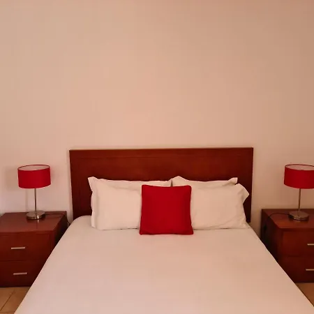 - 2 A 4 Pessoas- Piscina * Olhos de Agua (Albufeira)