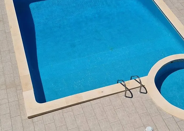 - 2 A 4 Pessoas- Piscina *