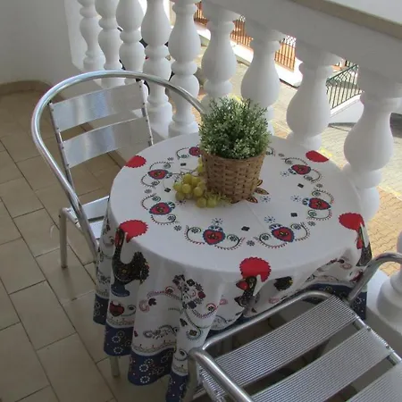 Apartamento - 2 A 4 Pessoas- Piscina Olhos de Agua (Albufeira)