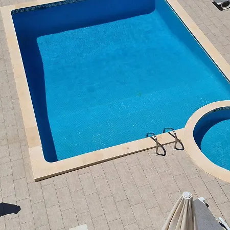 - 2 A 4 Pessoas- Piscina *